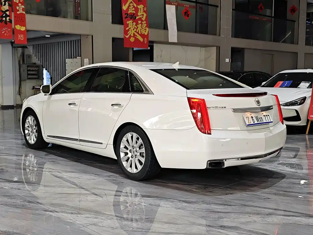 Cadillac XTS 2013 — фото 32