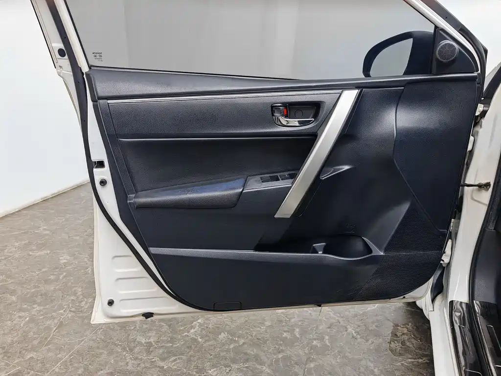 Toyota Corolla 2015 — фото 19