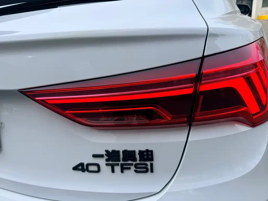 Audi Q3 Sportback 2024 — фото 9