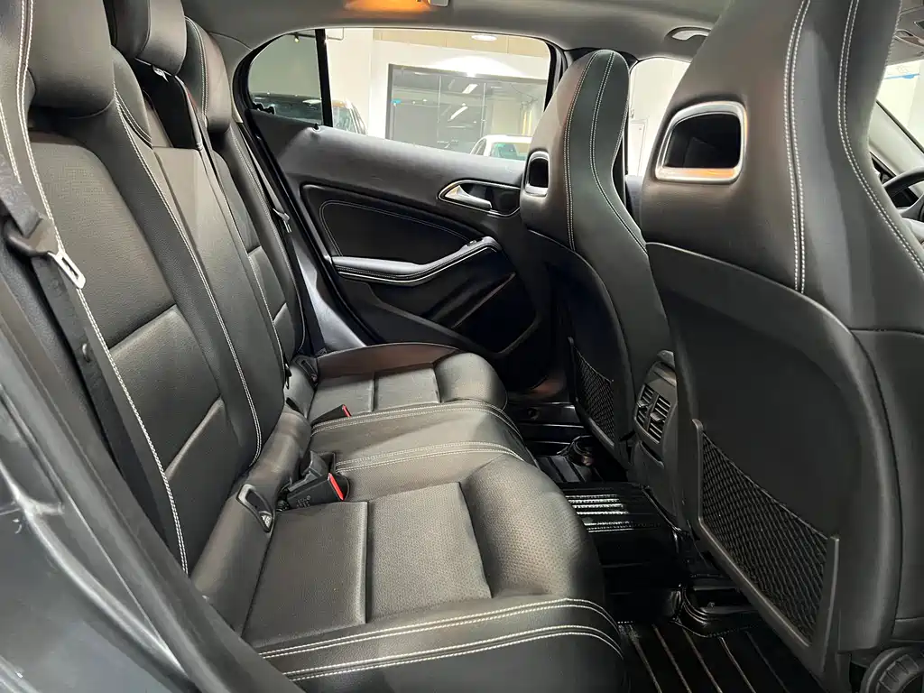 Mercedes-Benz GLA 2018 — фото 15
