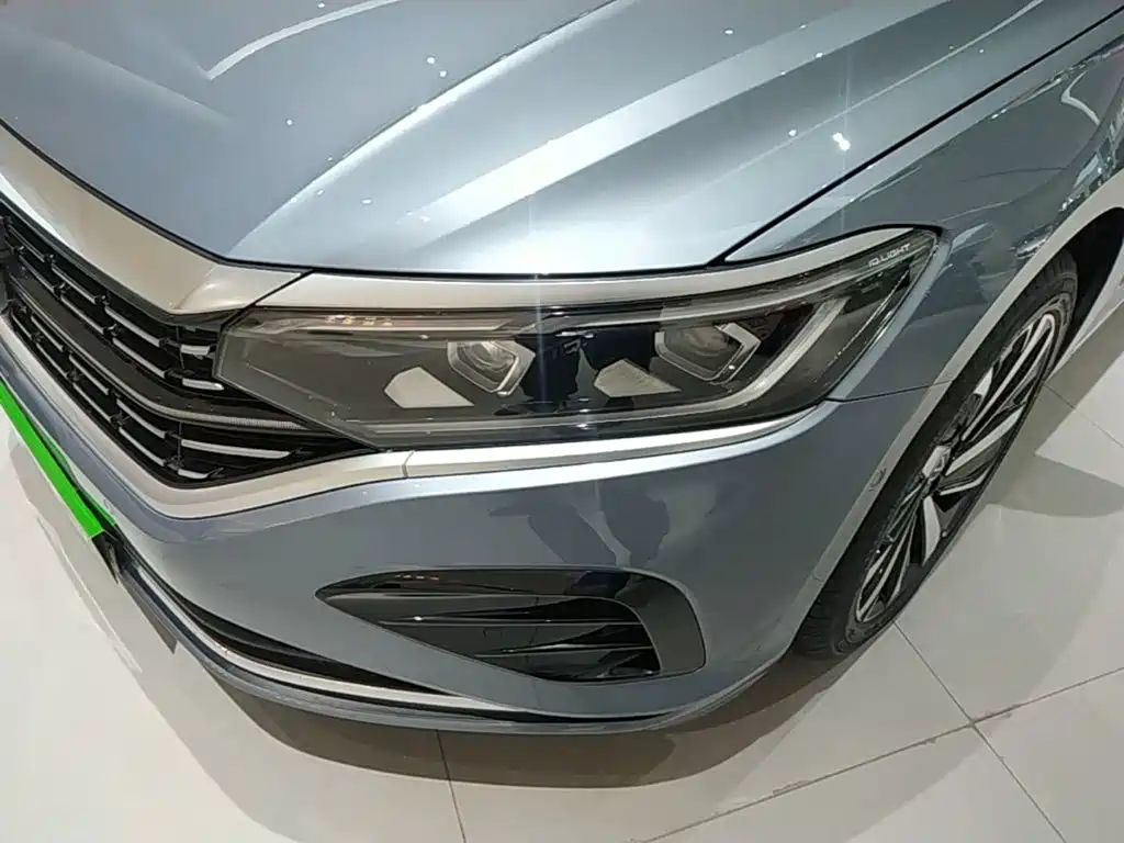 Volkswagen Passat 2023 — фото 24