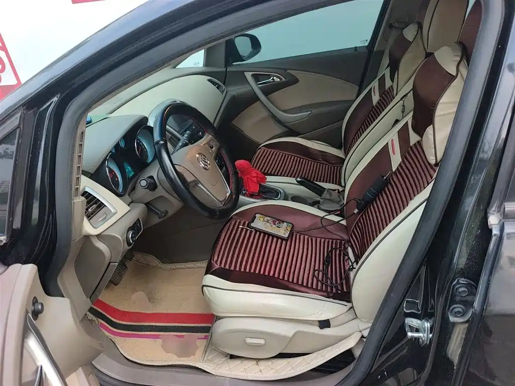 Buick Excelle 2015 — фото 11