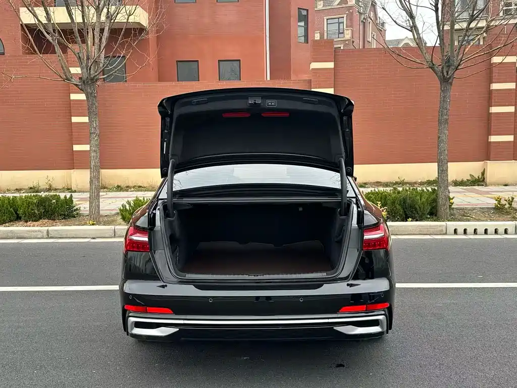 Audi A6L 2023 — фото 13