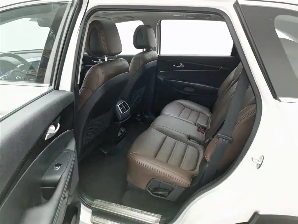 Kia Sorento 2015 — фото 15