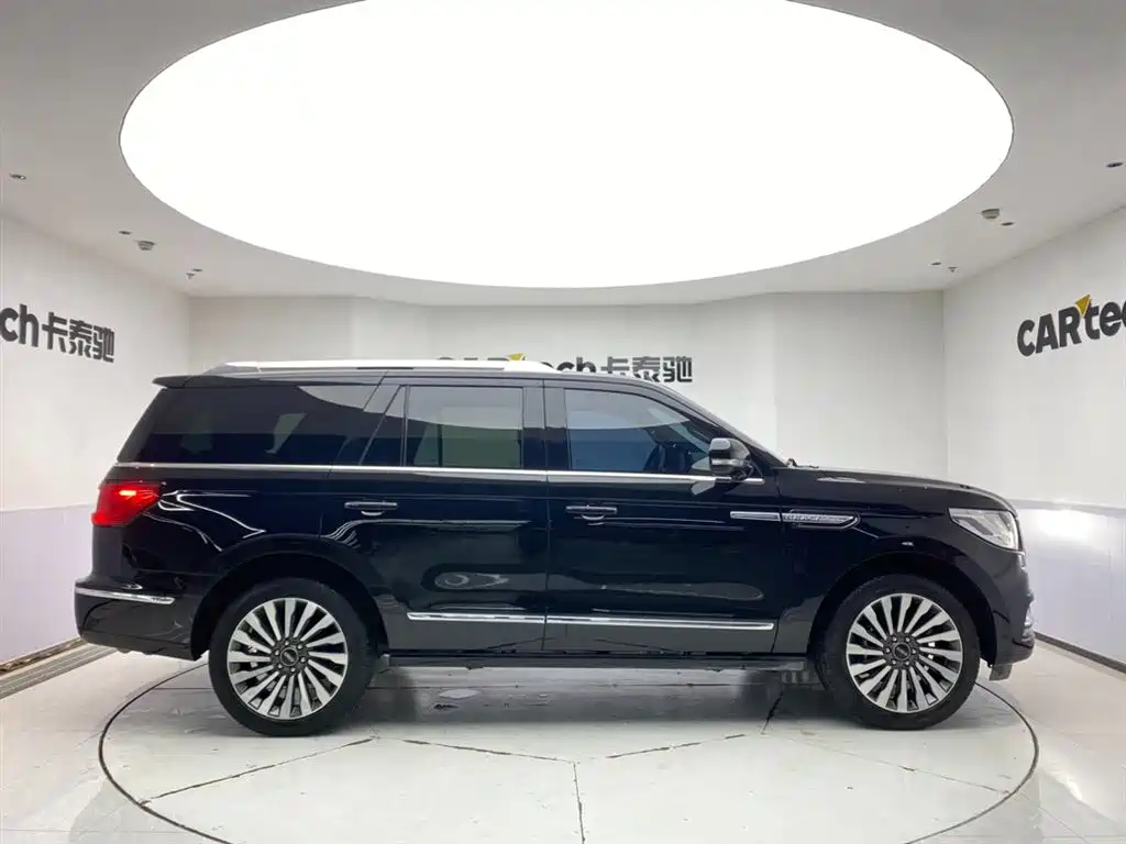 Lincoln Navigator 2021 — фото 4