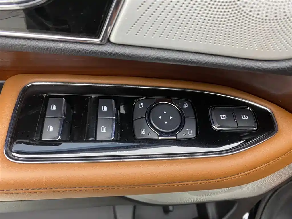 Lincoln Navigator 2021 — фото 28