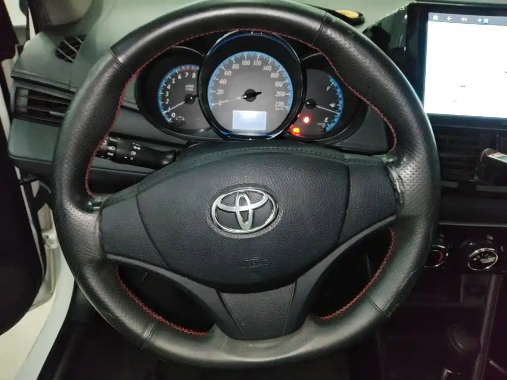 Toyota Yaris L 2019 — фото 11