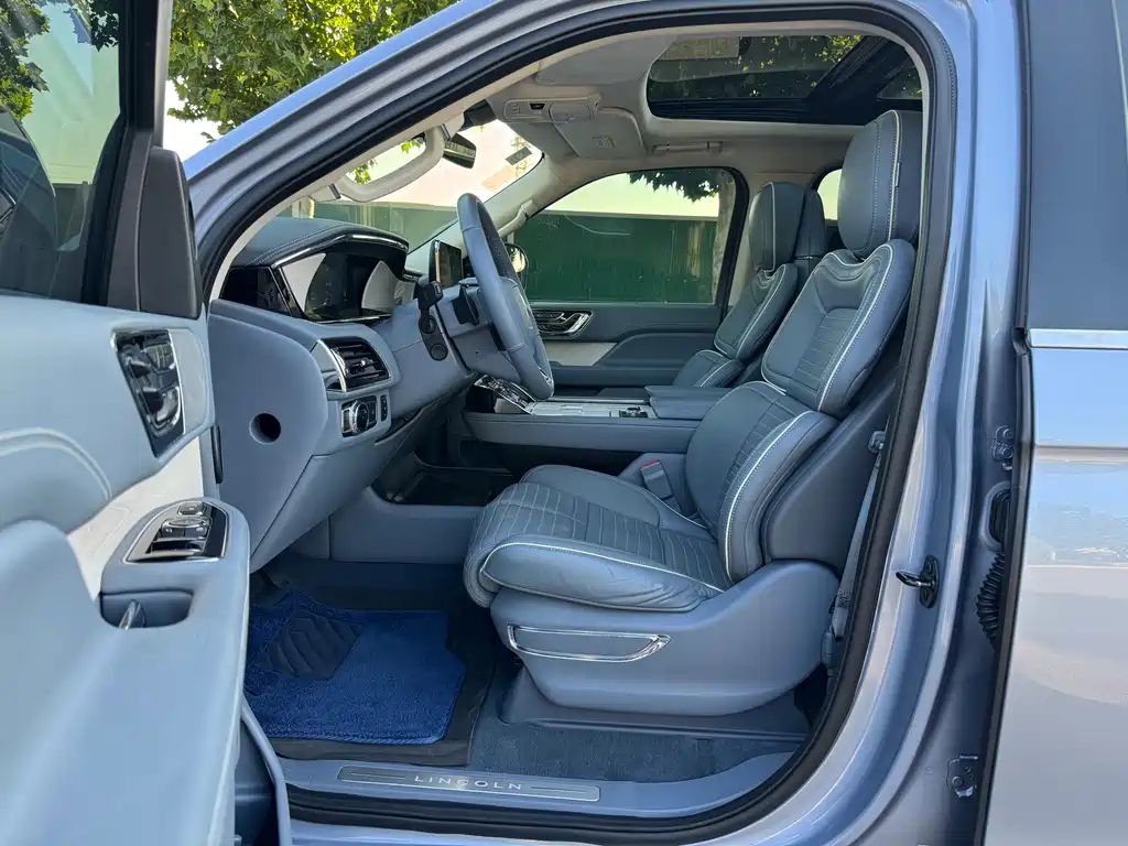 Lincoln Navigator 2019 — фото 11
