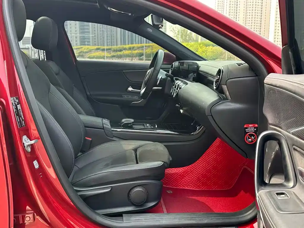Mercedes-Benz A-Class 2019 — фото 12