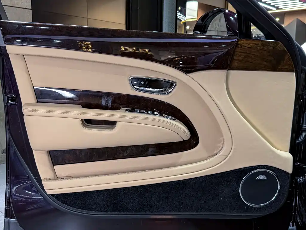 Bentley Mulsanne 2014 — фото 18
