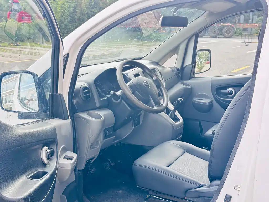 Nissan NV200 2013