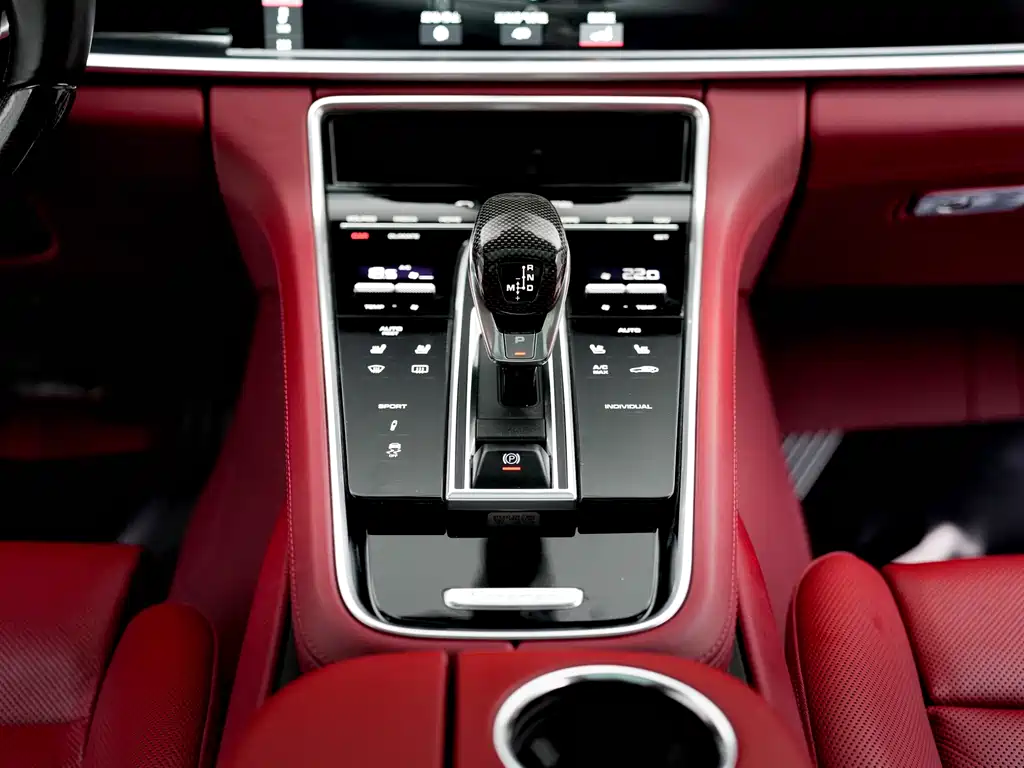 Porsche Panamera 2019 — фото 15