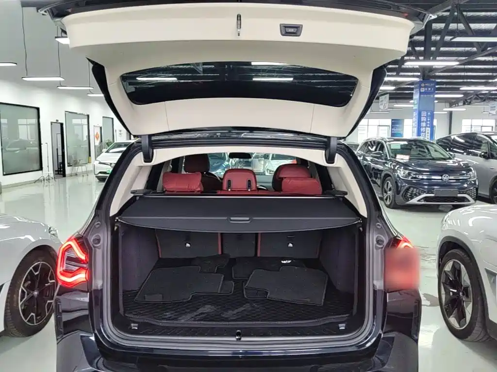 BMW iX3 2025 — фото 19