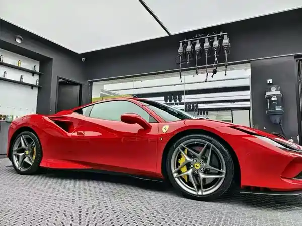Ferrari F8 2019