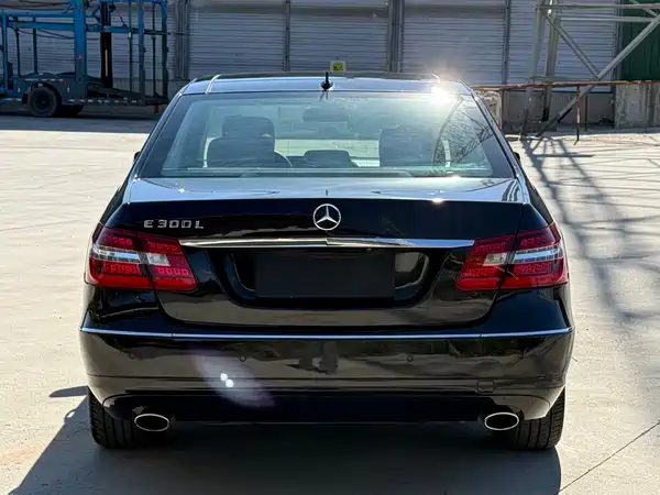 Mercedes-Benz E-Class 2010