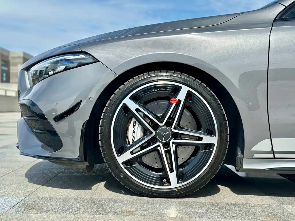 Mercedes-Benz A-Class AMG 2024 — фото 8