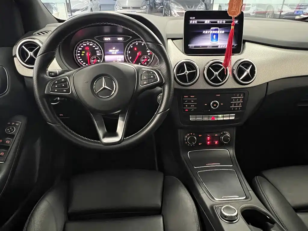 Mercedes-Benz B-Class 2018 — фото 13