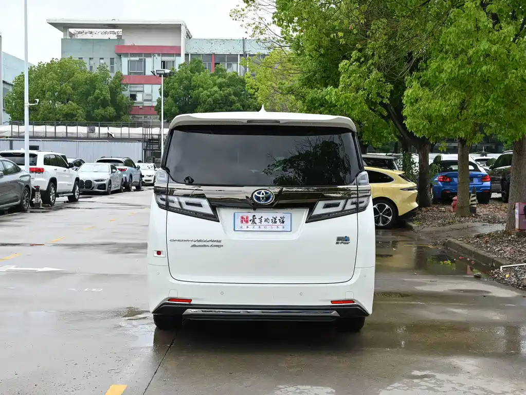 Toyota Vellfire 2023 — фото 4