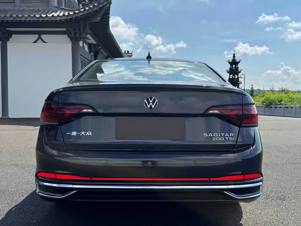 Volkswagen Sagitar 2022