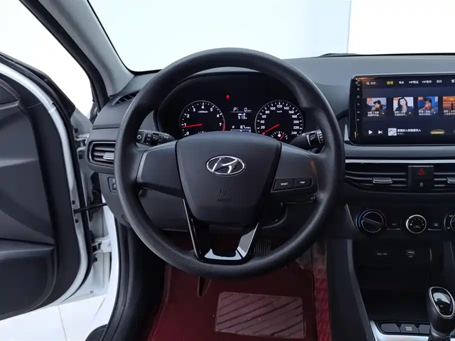 Hyundai Elantra 2022 — фото 15