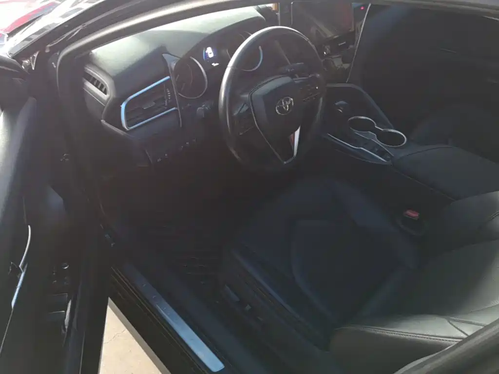 Toyota Camry 2022 — фото 16