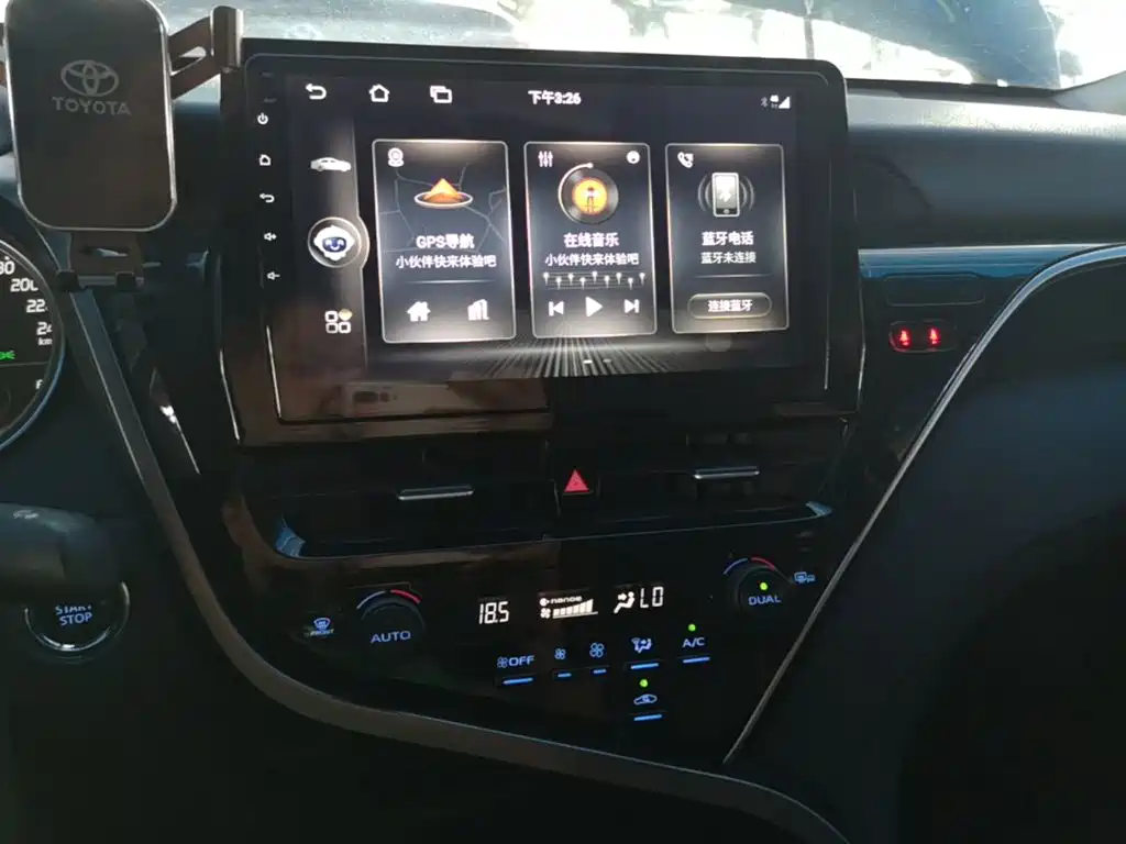 Toyota Camry 2022 — фото 13