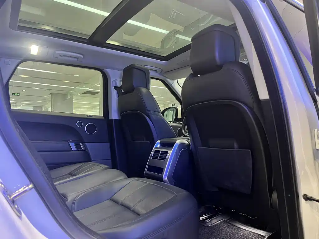 Land Rover Sport 2020 — фото 11