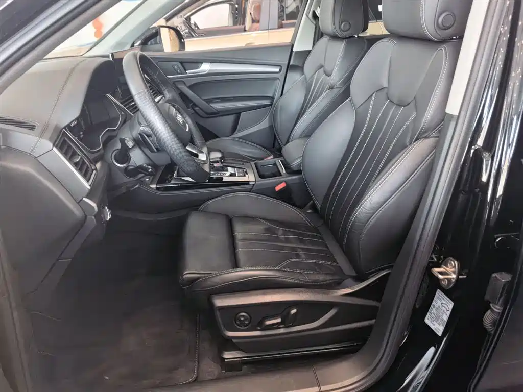 Audi Q5L 2023 — фото 12