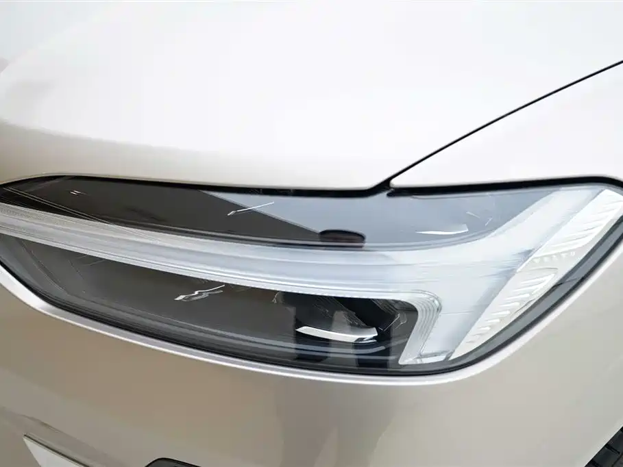 Volvo XC60 PHEV 2023 — фото 14