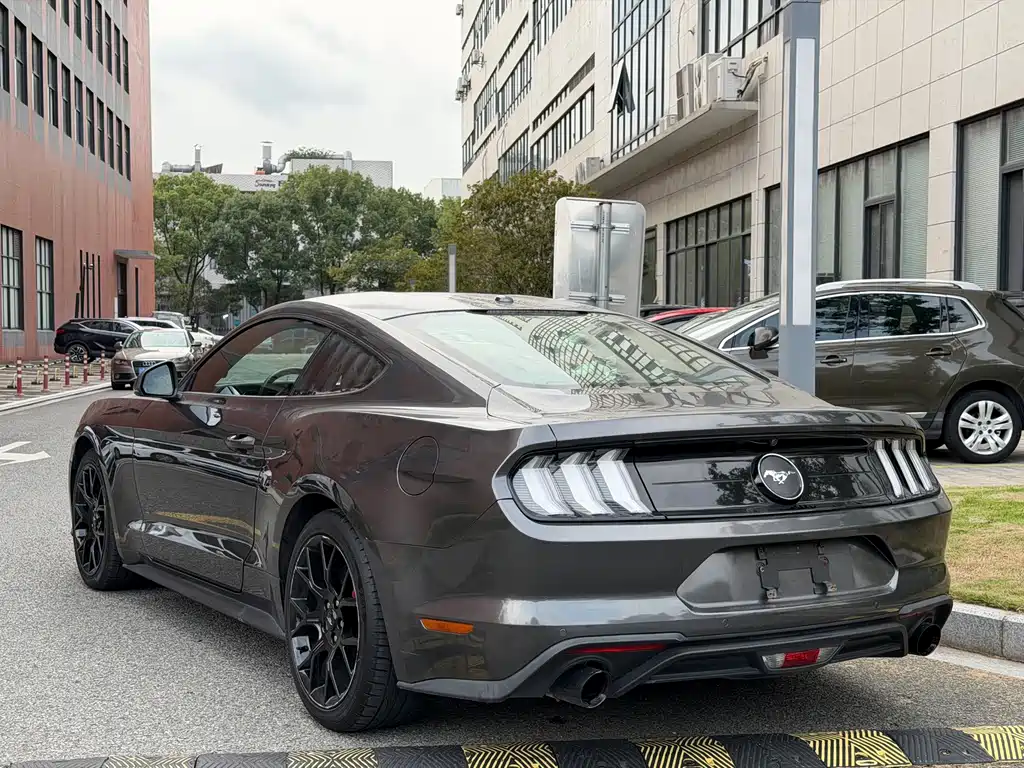 Ford Mustang 2018 — фото 13