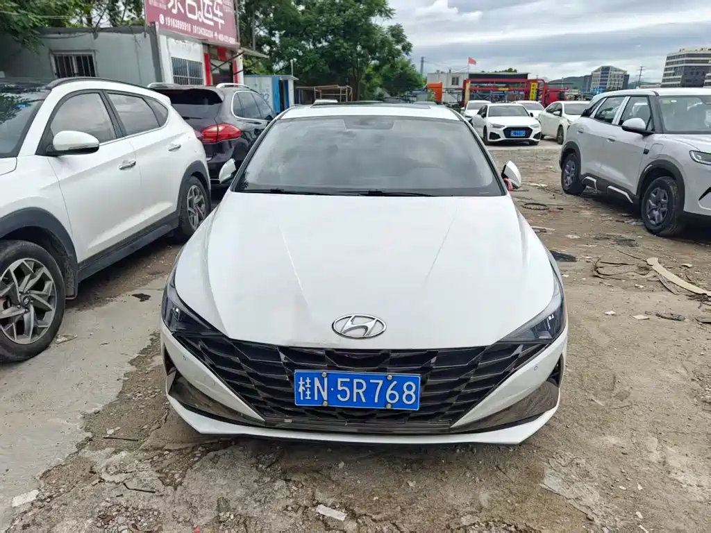 Hyundai Elantra 2023
