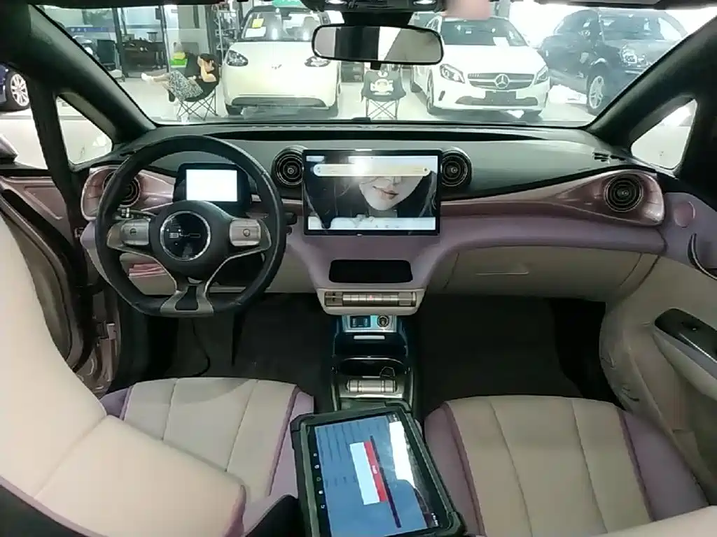 BYD Dolphin 2022 — фото 10