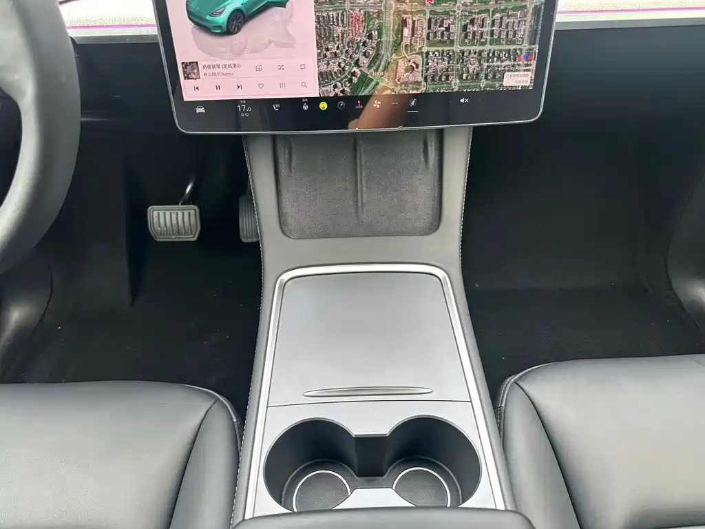 Tesla Model Y 2023 — фото 18