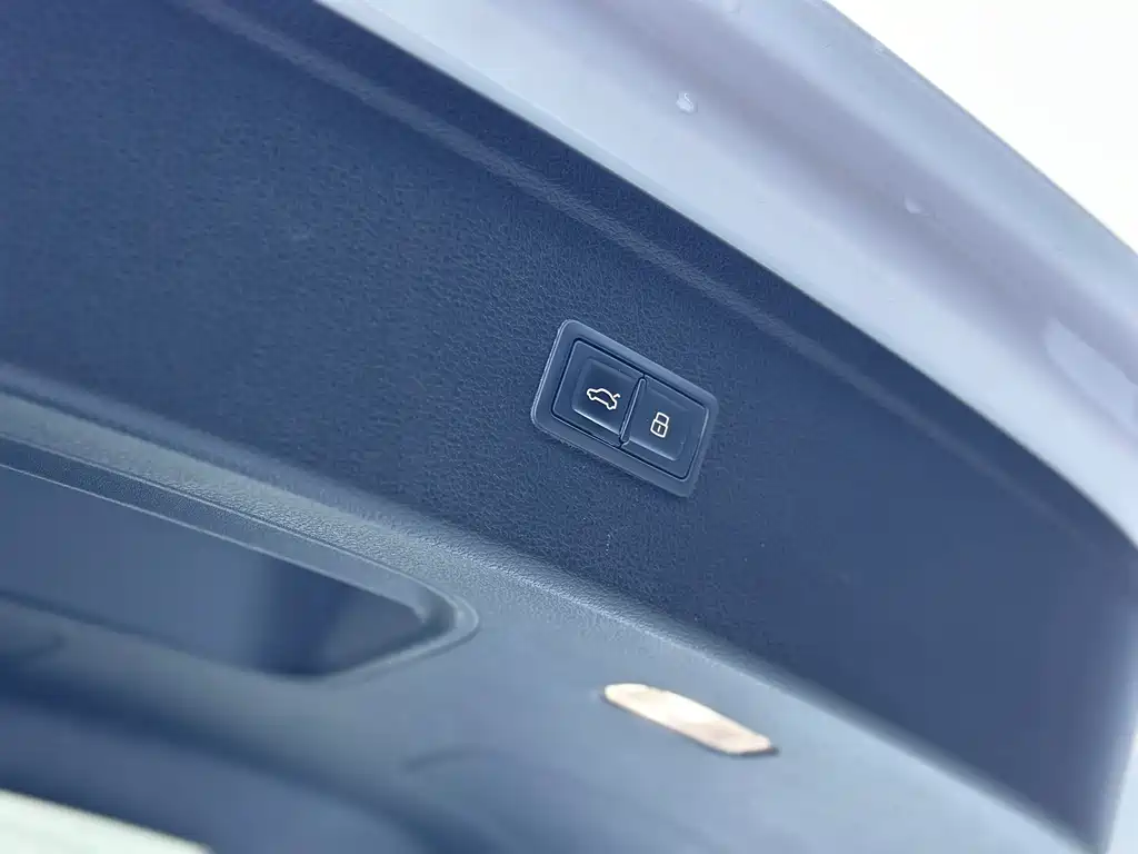 Audi Q5L 2022 — фото 31