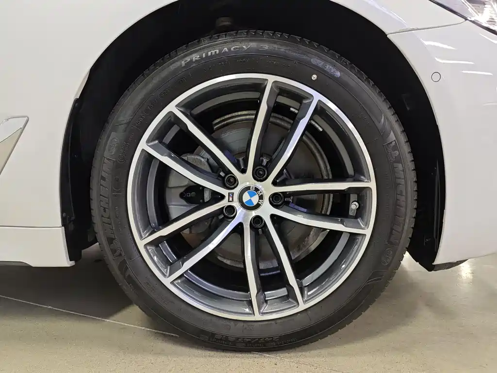 BMW 5 Series 2021 — фото 11