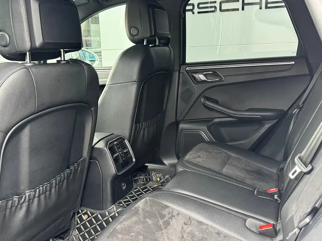 Porsche Macan 2021 — фото 11