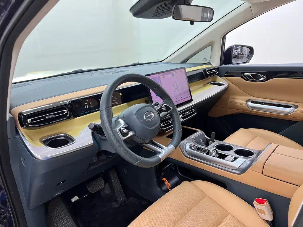 GAC Motor E8 PHEV 2023 — фото 14