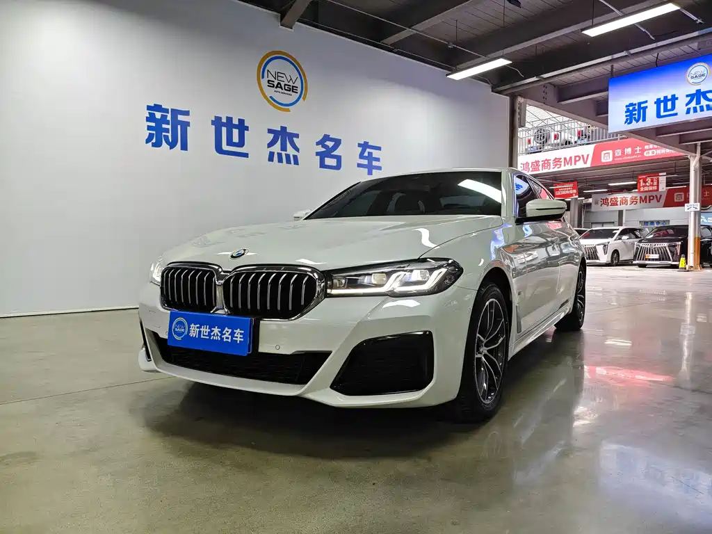 BMW 5 Series 2021 — фото 1