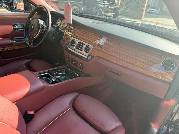 Rolls-Royce Ghost 2015