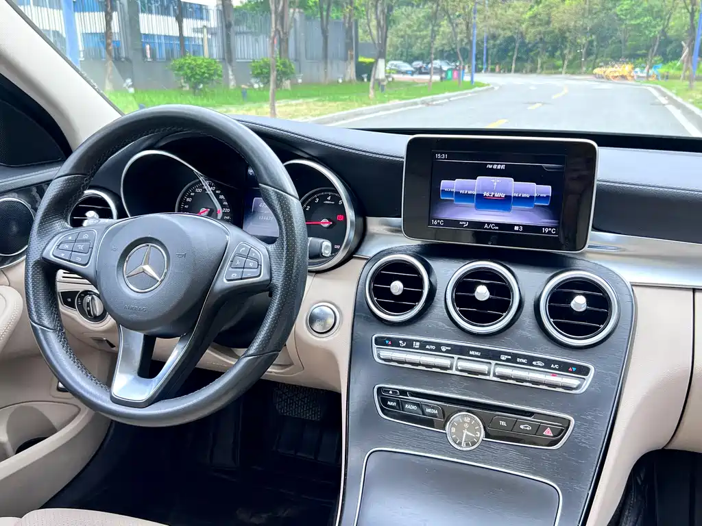 Mercedes-Benz C-Class 2018 — фото 18