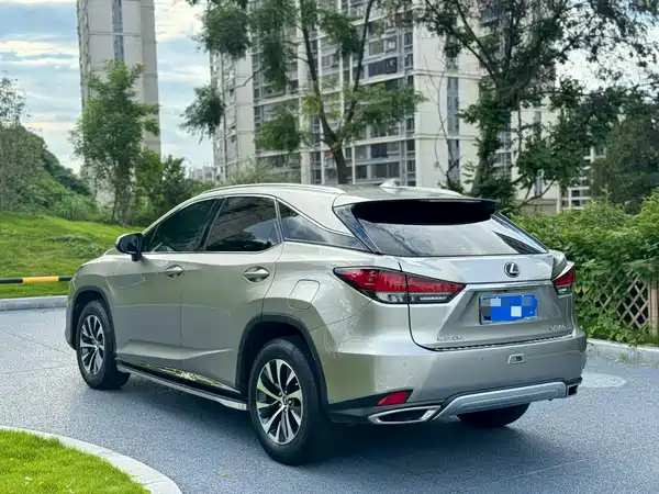 Lexus RX 2021