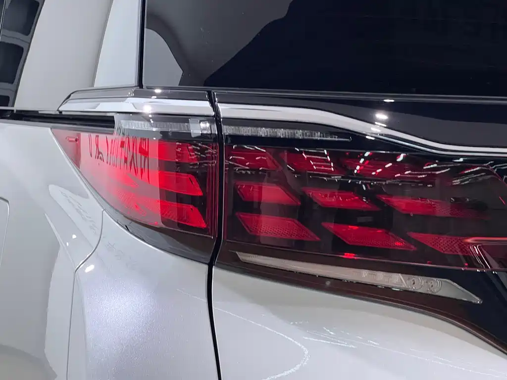Toyota Alphard 2025 — фото 9