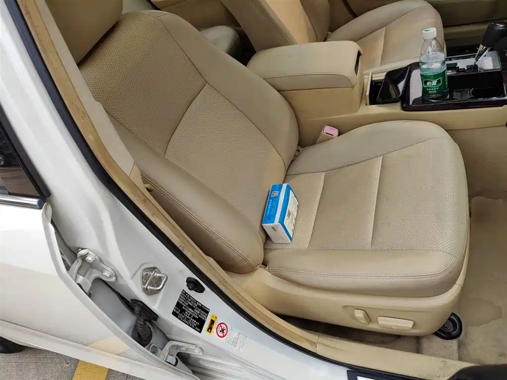 Toyota Camry 2015 — фото 20