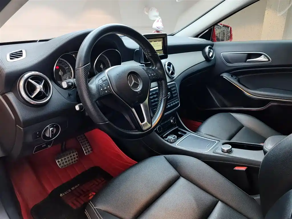 Mercedes-Benz GLA 2015 — фото 12