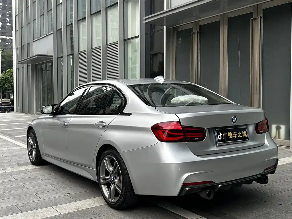 BMW 3 Series 2018 — фото 5