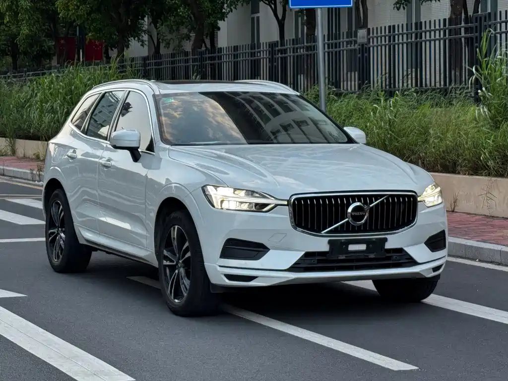 Volvo XC60 2019 — фото 3