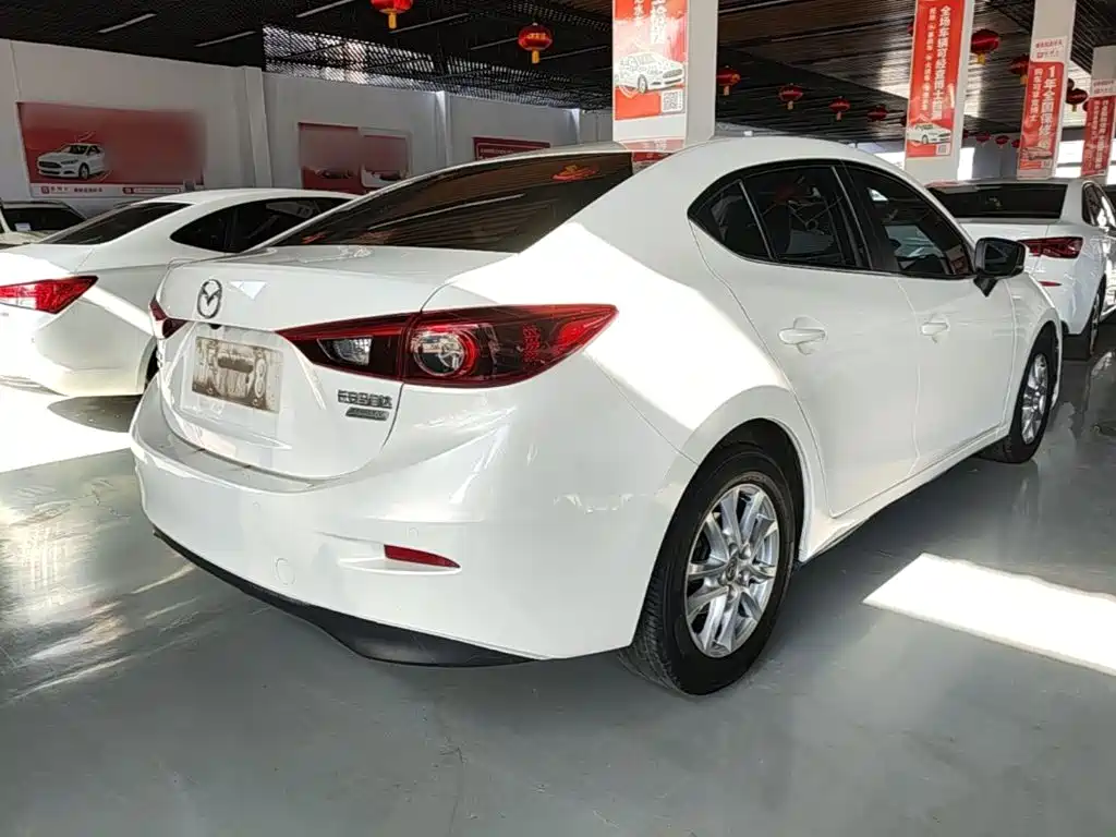 Mazda 3 Axela 2018 — фото 7
