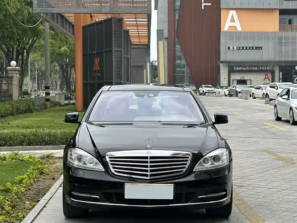 Mercedes-Benz S-Class 2011