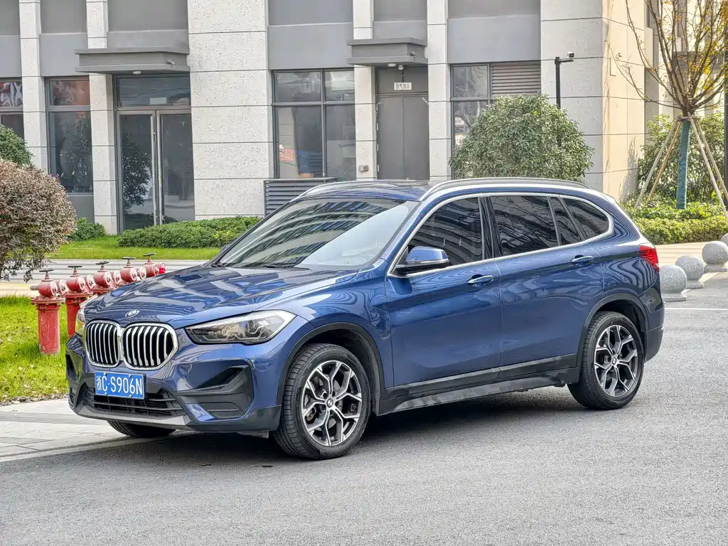BMW X1 2021 — фото 8