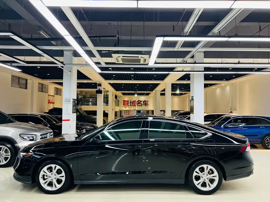 Honda Accord 2023 — фото 15